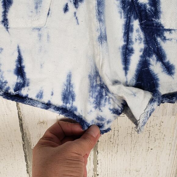 Express Bleus Denim Authentique Bleach Tie Dyed Jean Shorts Women's Size 7/8 - Picture 11 of 11